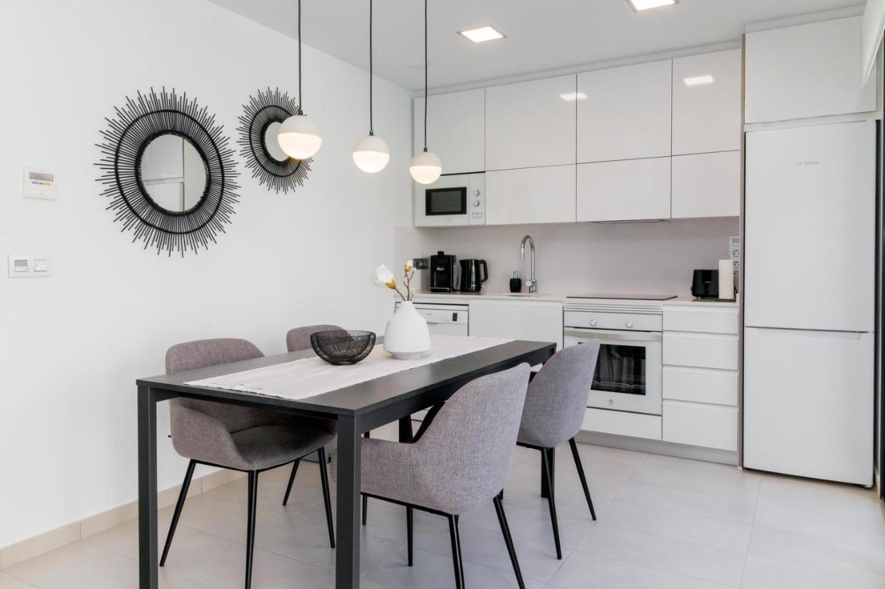 High Tech Villa Navia Spanien Οριουέλα Εξωτερικό φωτογραφία