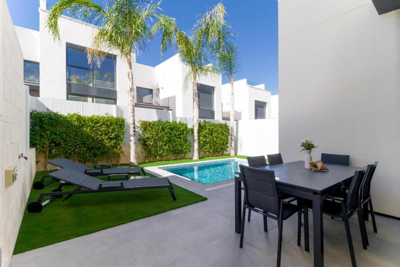 High Tech Villa Navia Spanien Οριουέλα Εξωτερικό φωτογραφία
