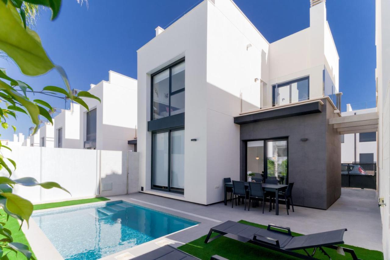 High Tech Villa Navia Spanien Οριουέλα Εξωτερικό φωτογραφία