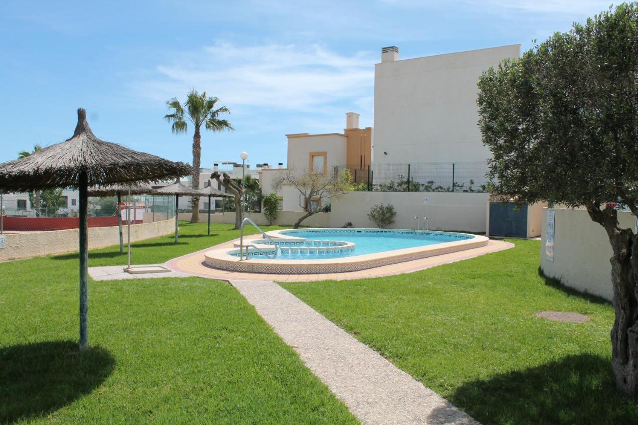 High Tech Villa Navia Spanien Οριουέλα Εξωτερικό φωτογραφία