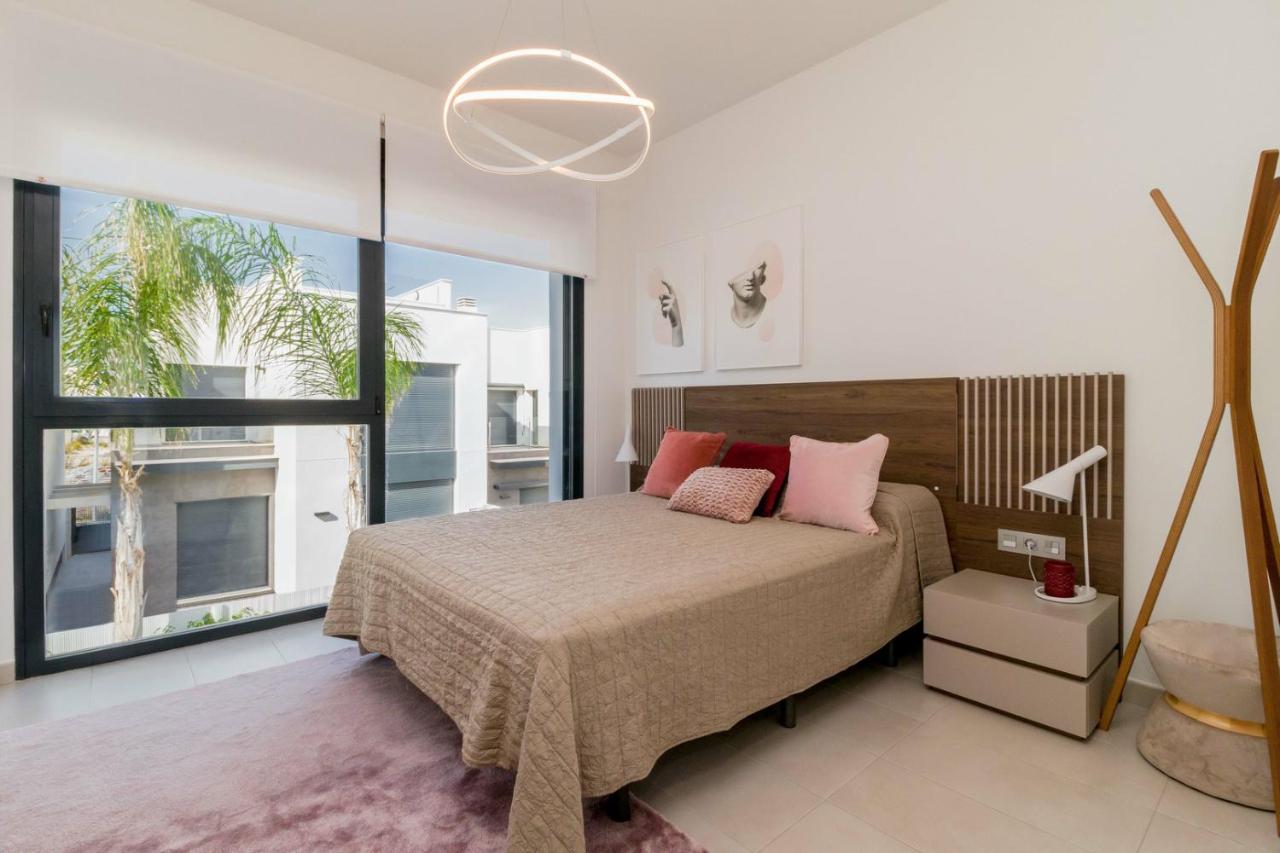 High Tech Villa Navia Spanien Οριουέλα Εξωτερικό φωτογραφία
