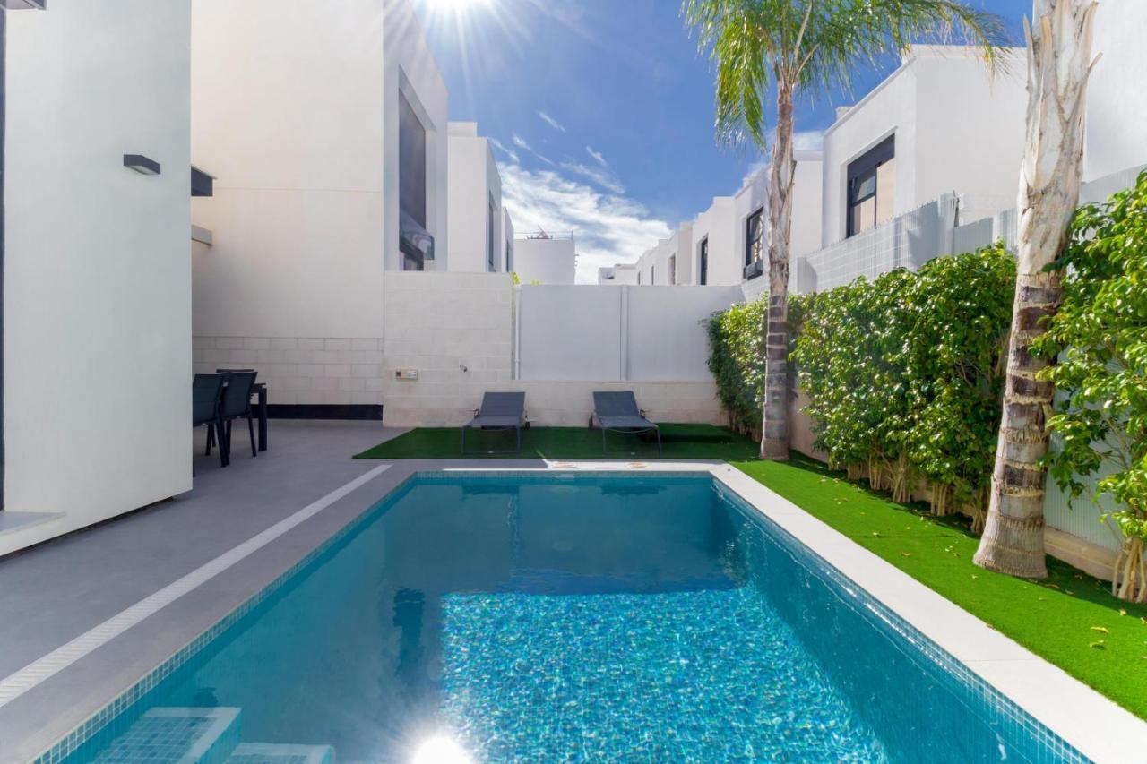 High Tech Villa Navia Spanien Οριουέλα Εξωτερικό φωτογραφία